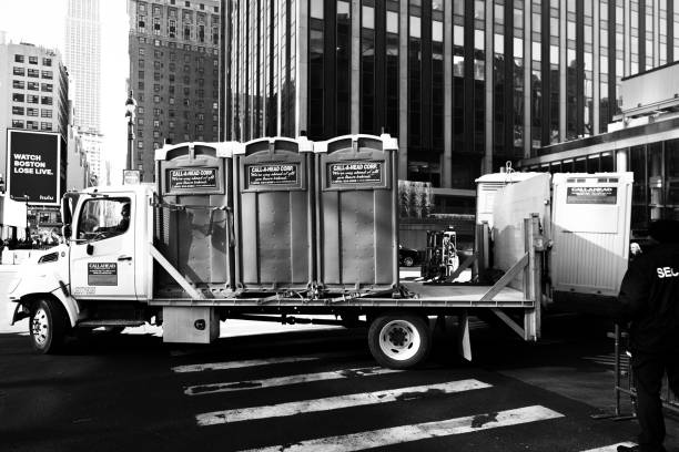 Porta potty delivery and setup in Ellport, PA